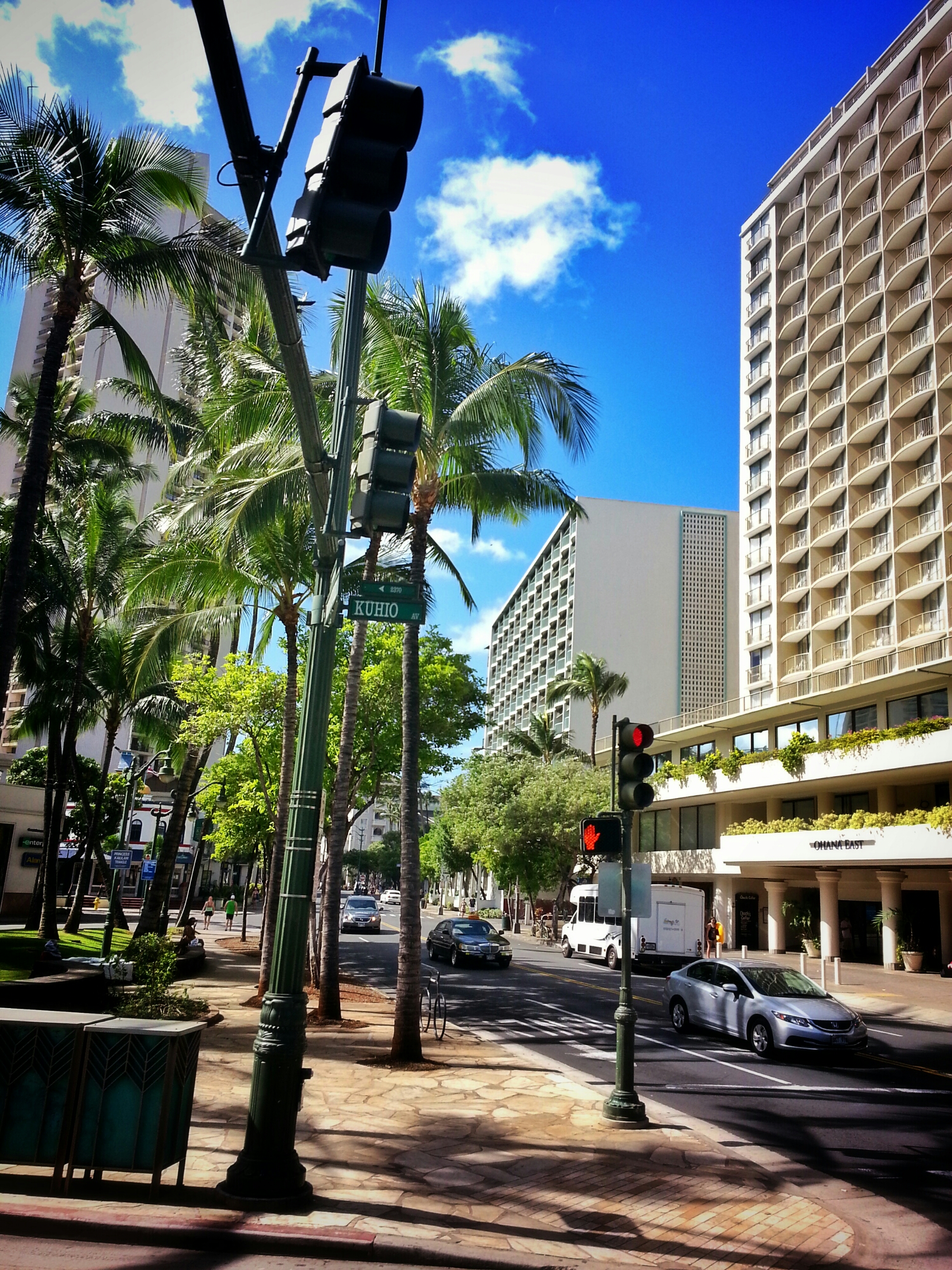 お盆も休まず営業してますよってお知らせ